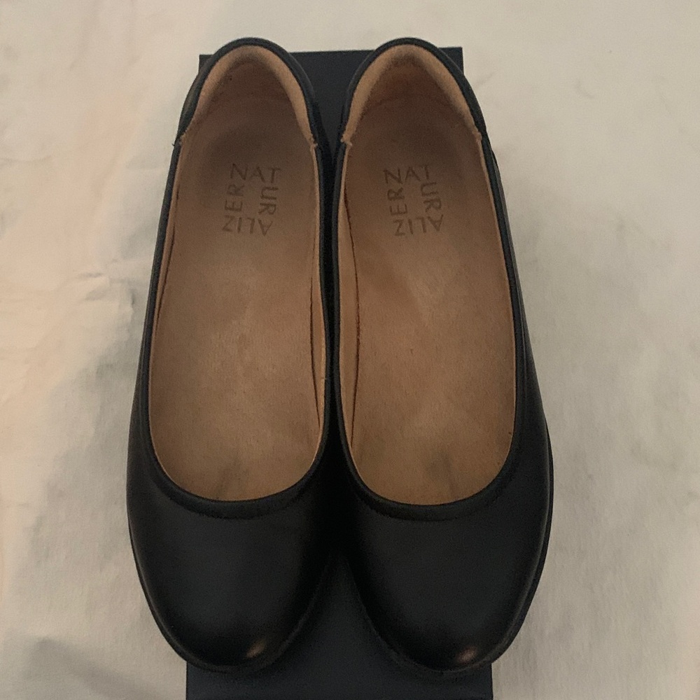 Naturalizer Flexy Black Leather Loafers